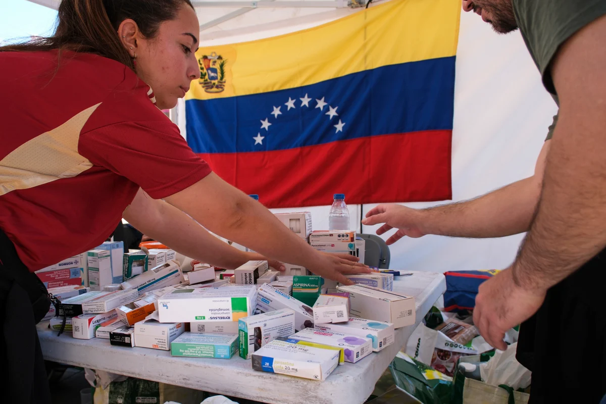 Recogida de alimentos, ropa y recursos médicos en La Laguna (Tenerife) para los afectados por el doble terremoto de Venezuela